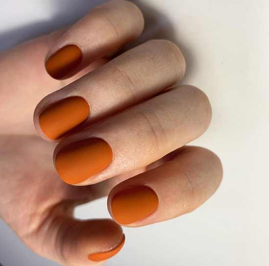 Manicure in autumn colors