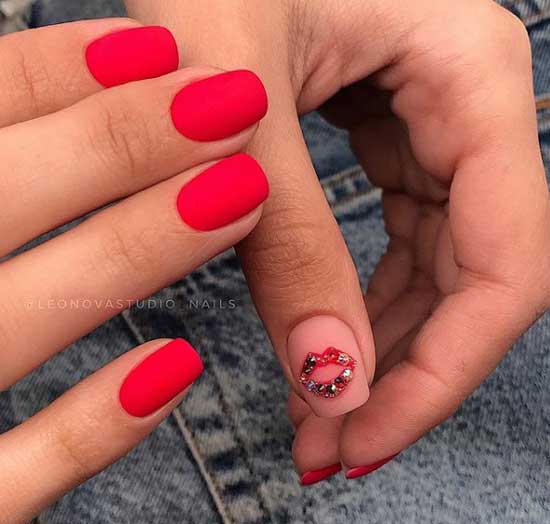 Red matte manicure for fall 2019