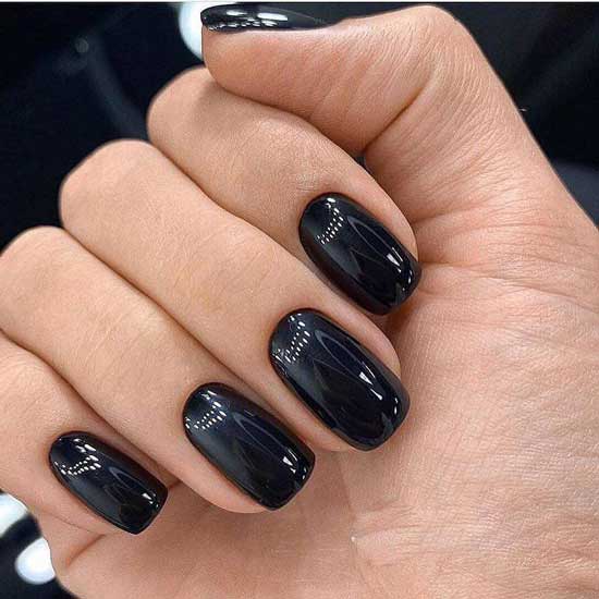 Black fashionable manicure autumn