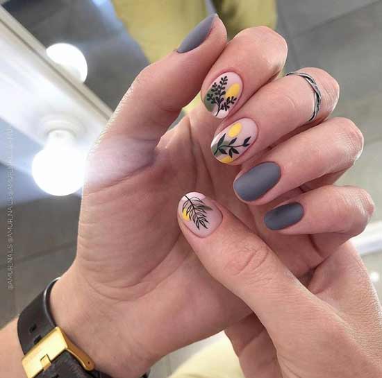 Gray manicure