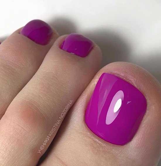 Pedicure color Alluring blackberry