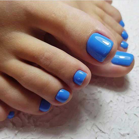 Bright blue pedicure 2019-2020