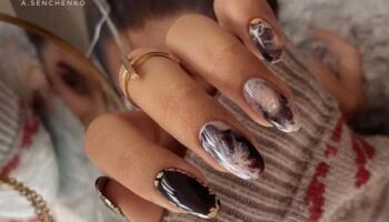 Chic dark manicure