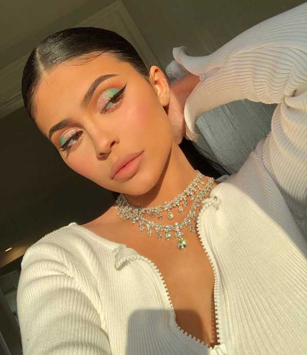 Maquillage à la mode - focus sur les yeux, photo de Kylie Jenner