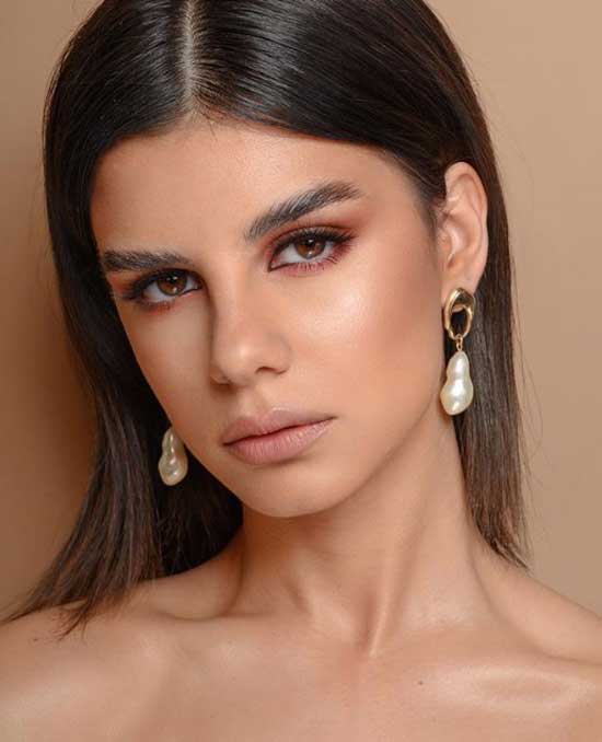 Natural eyebrows - makeup trend 2019-2020