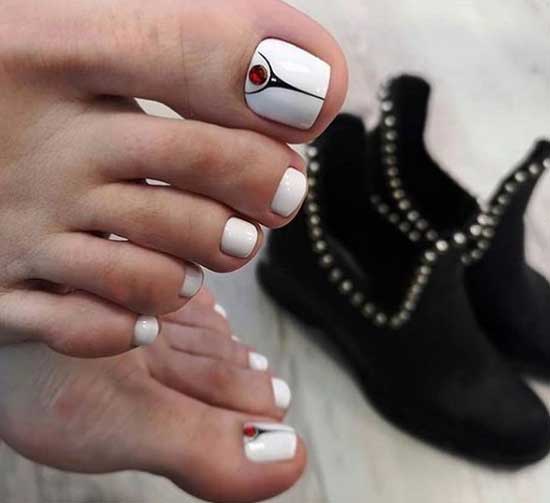 Light pedicure with design