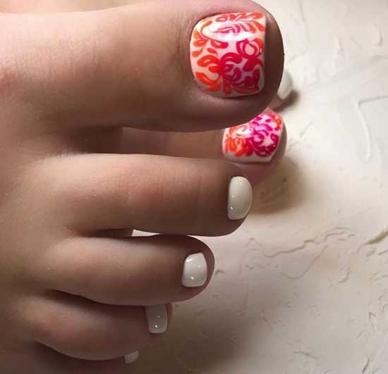 Combined pedicure + gel polish and hand painting