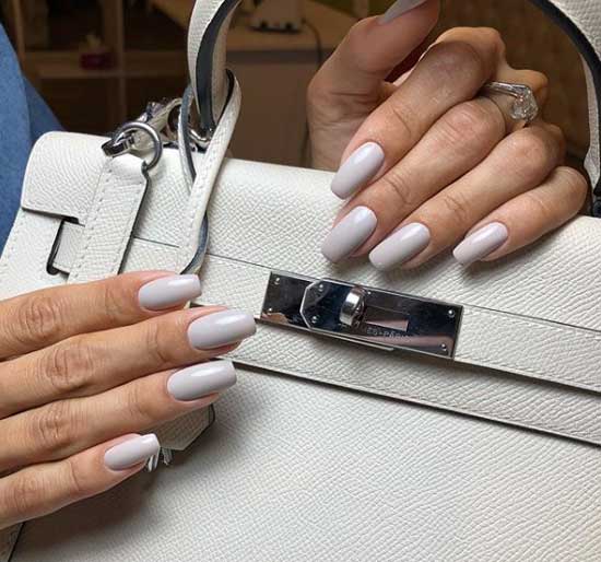 Milky elegant manicure