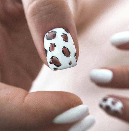 Leopard on white background nails