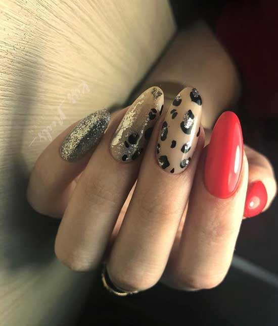 Leopard with glitter manicure photo