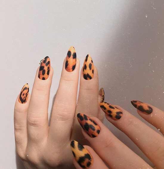 Beau motif d'ongles imprimé léopard