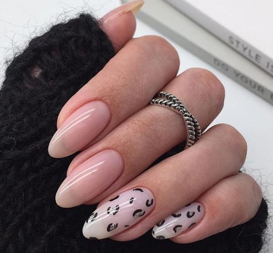 Leopard manicure in the style of minimalism