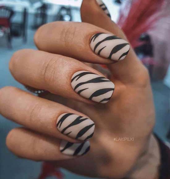 Leopard nails design