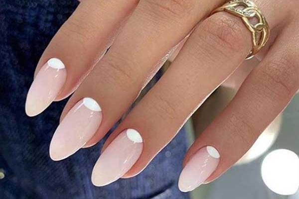 Idées de conception d'ongles à la mode aux amandes