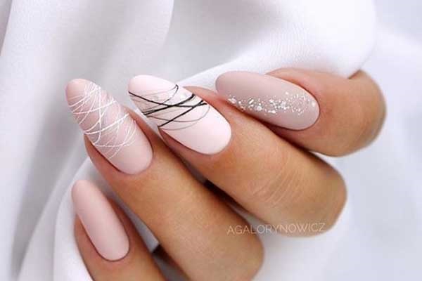 Delicate almond nail design