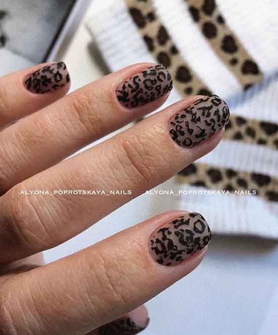 Leopard manicure: design in the photo in different techniques, shades