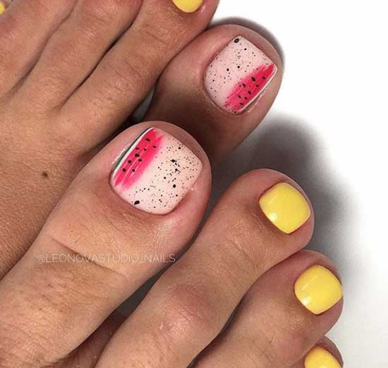 Nude pedicure - paint splatter