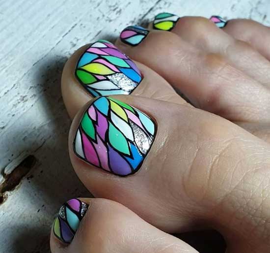 Pedicure with pattern and shiny decor