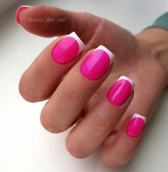 Sous-couche fuchsia et bouts d'ongles blancs