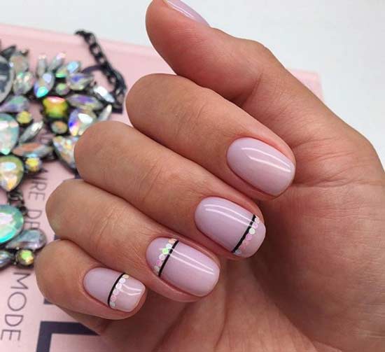 Nail design with minimalistic decor