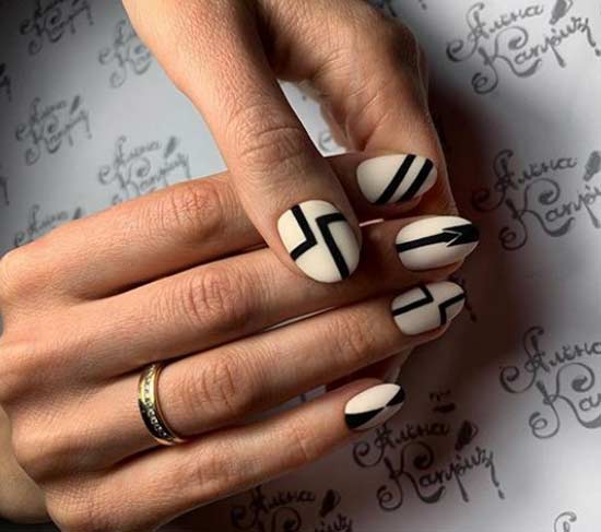 Geometry on oval nails