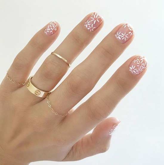 French with daisies on a short length of nails