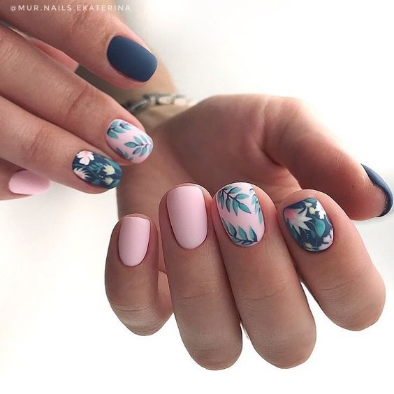 Beautiful manicure for short nails