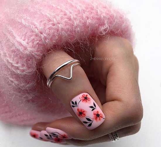 Romantic manicure for short nails