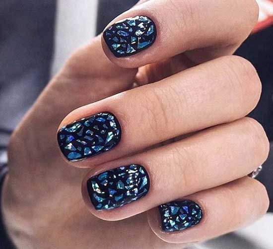 Broken glass design for short nails