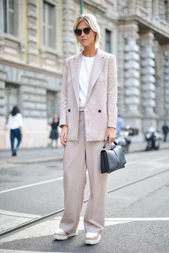 Look à la mode avec un tailleur pantalon