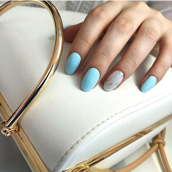 Mint manicure for medium nails