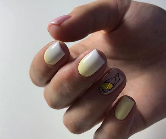 An example of a trendy manicure with a gradient