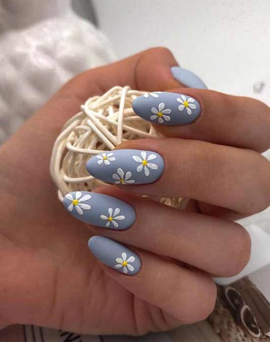 Chamomile nails