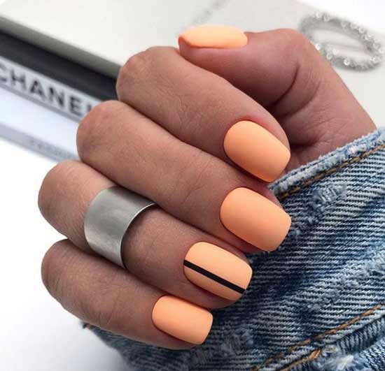 Coral Simple Stripe Manicure