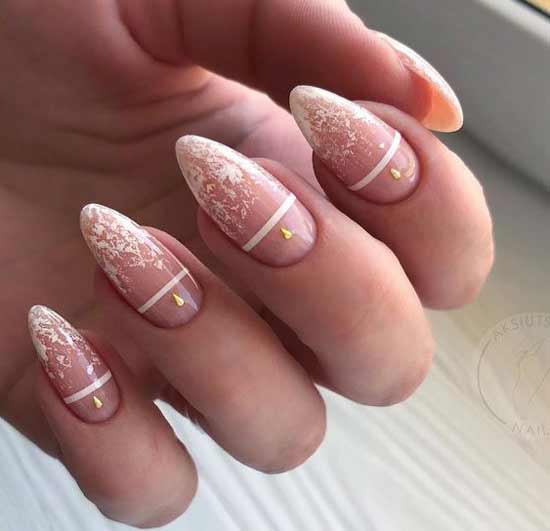 White elements on transparent background of nails