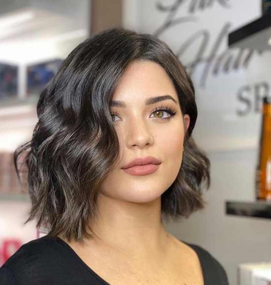 Fashionable medium length haircut