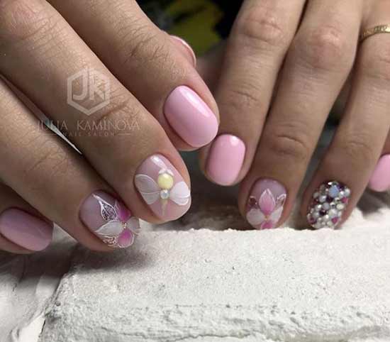 Beige et rose avec motif floral