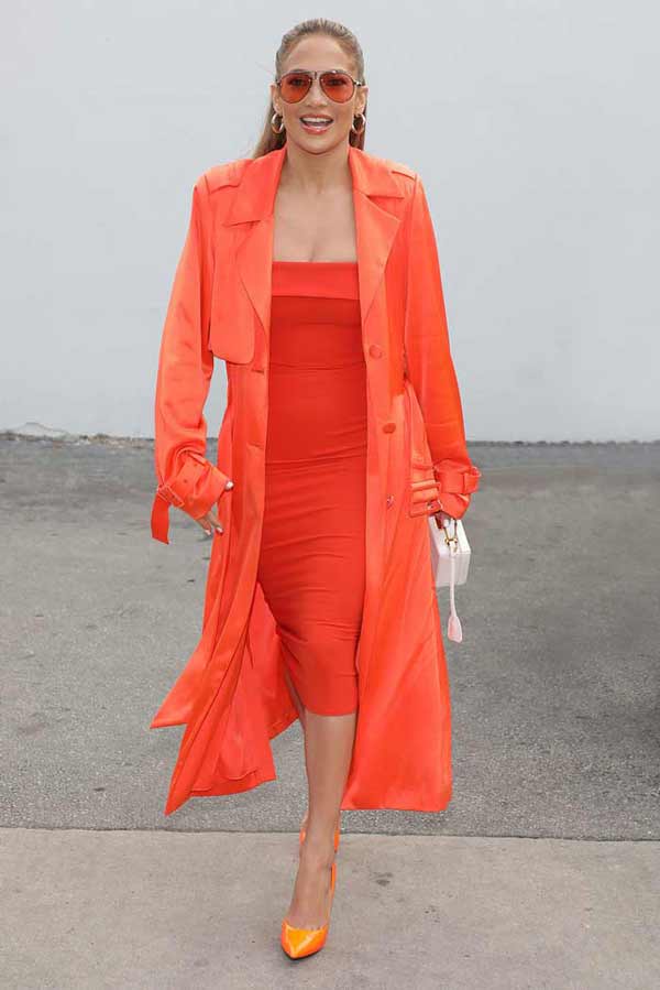 Robe orange Jennifer Lopez