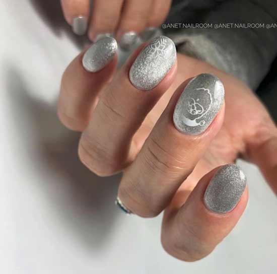 Manucure ongles en argent