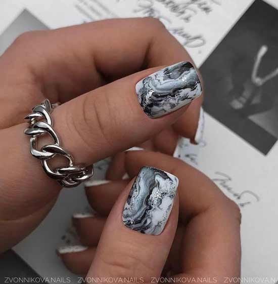 Silvery textures on the nails