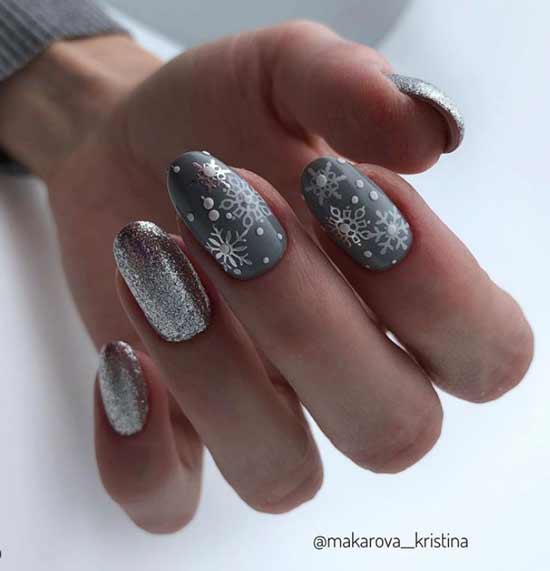 New Year's silver manicure photo