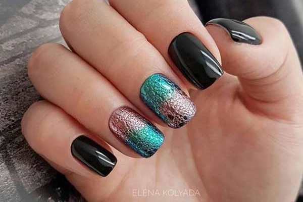 Fashionable black manicure for short length