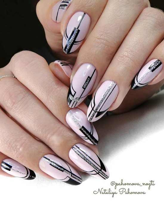 Geometric French pattern on the nails