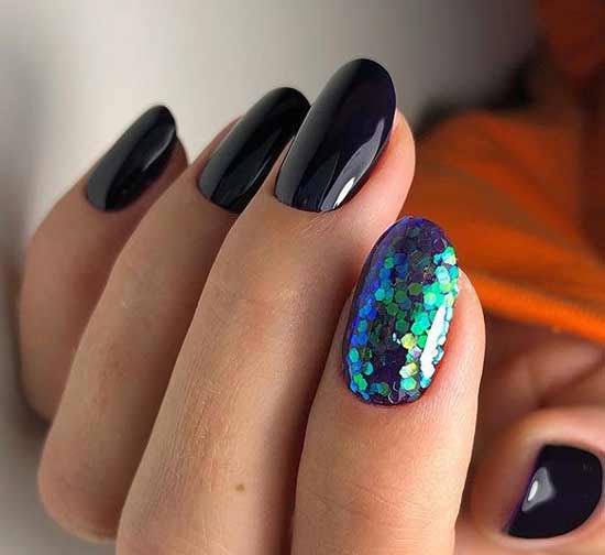 Black glitter manicure