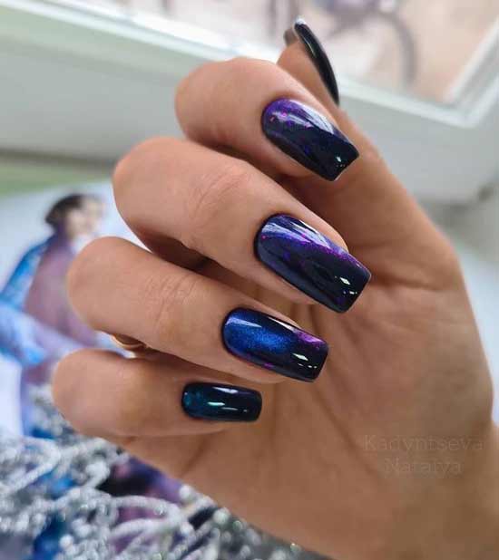 Manicure in blue tones