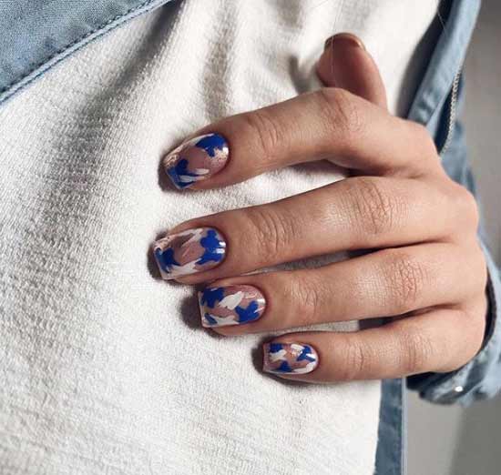 Dark blue and white manicure