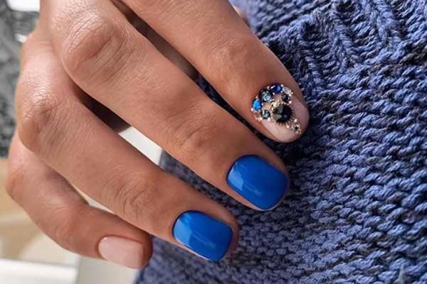 Manicure in trendy blue