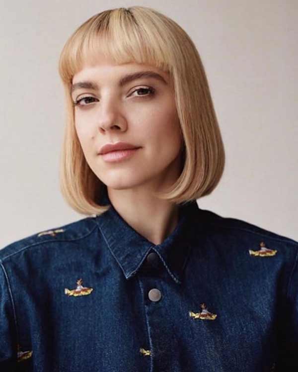 Strict square shoulder-length with bangs