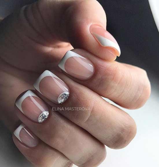 French manicure combined with reverse