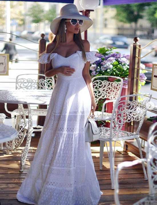 Robe en dentelle avec tenue chapeau